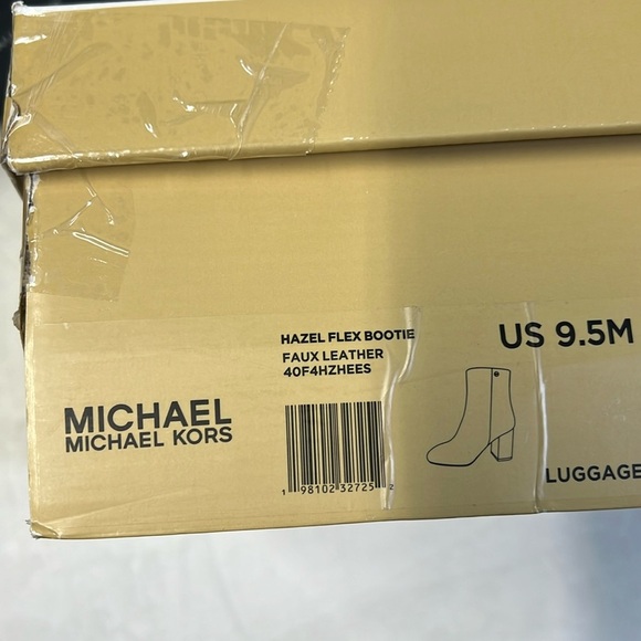 Michael Kors Women’s Hazel Flex Bootie- 9.5M - Picture 5 of 12